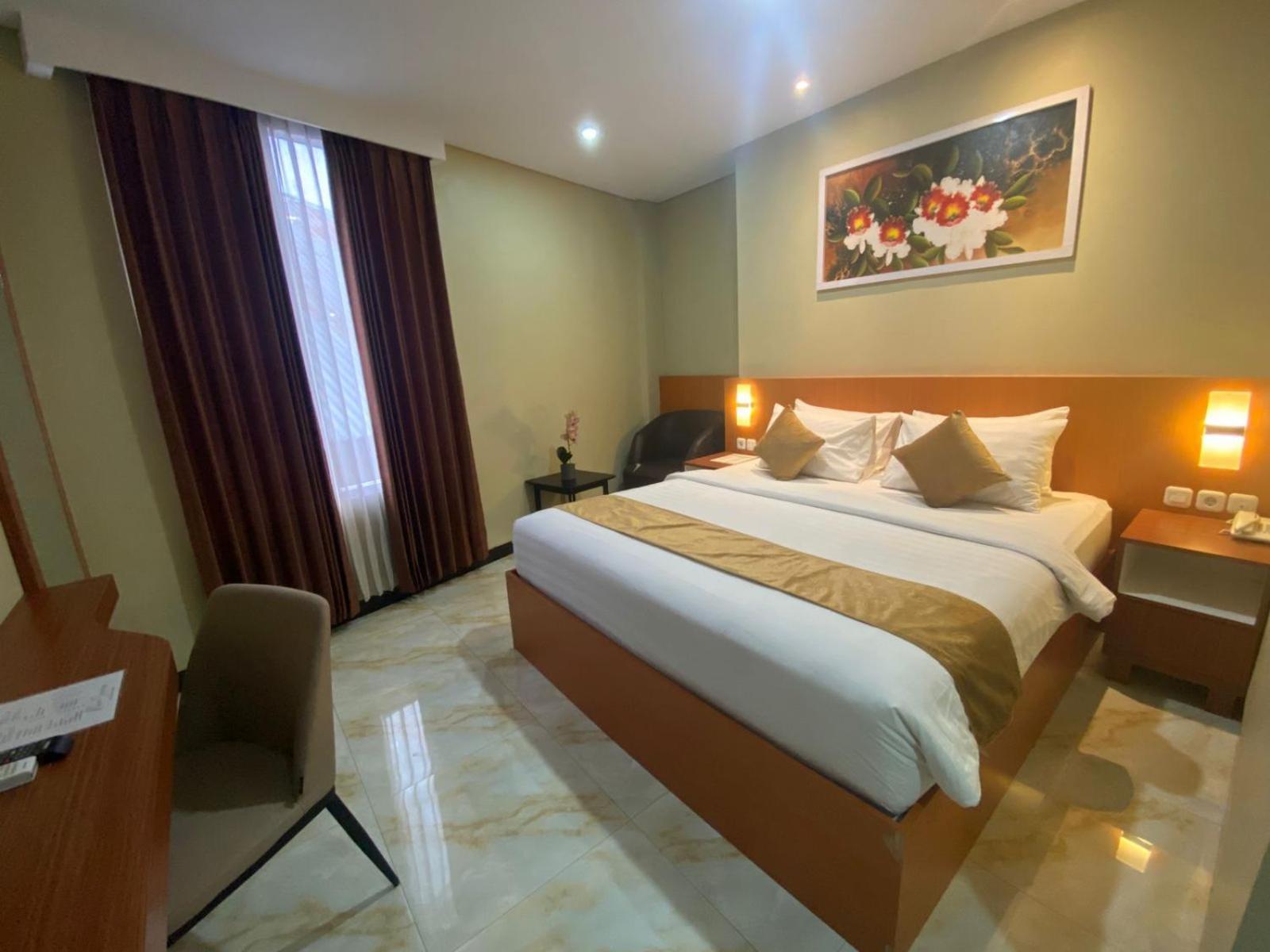 Grand Avira Hotel Batu Merah Ngoại thất bức ảnh